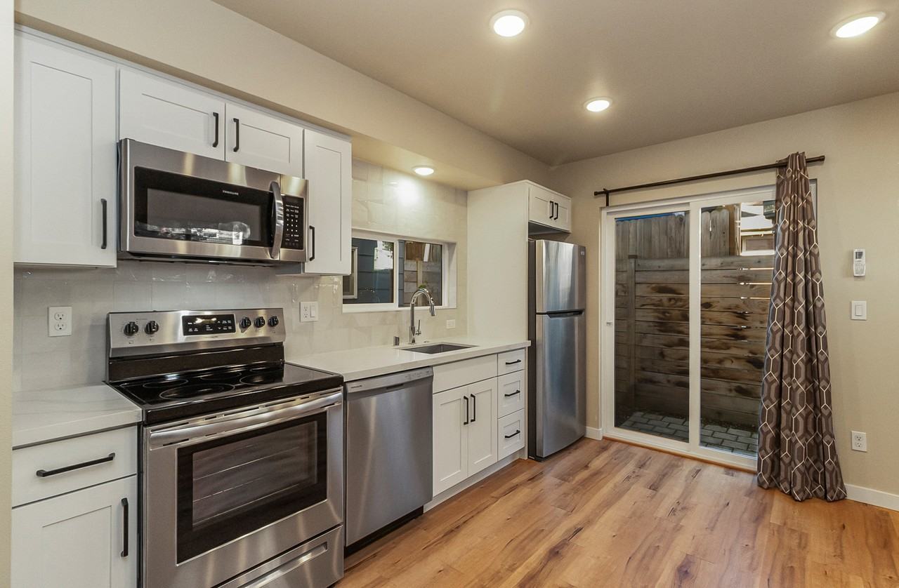 1042 S Donovan St #1 - Photo 3 of 28