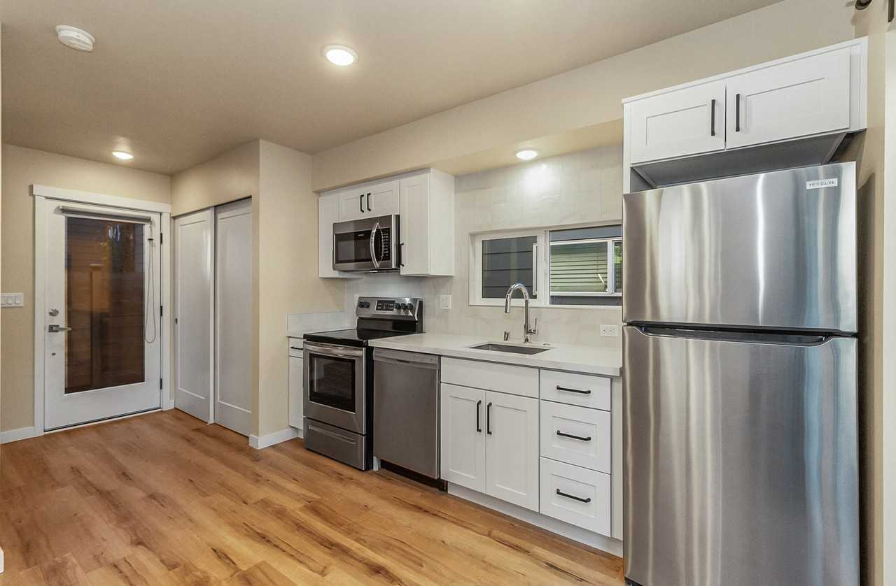 1042 S Donovan St #1 - Photo 4 of 28