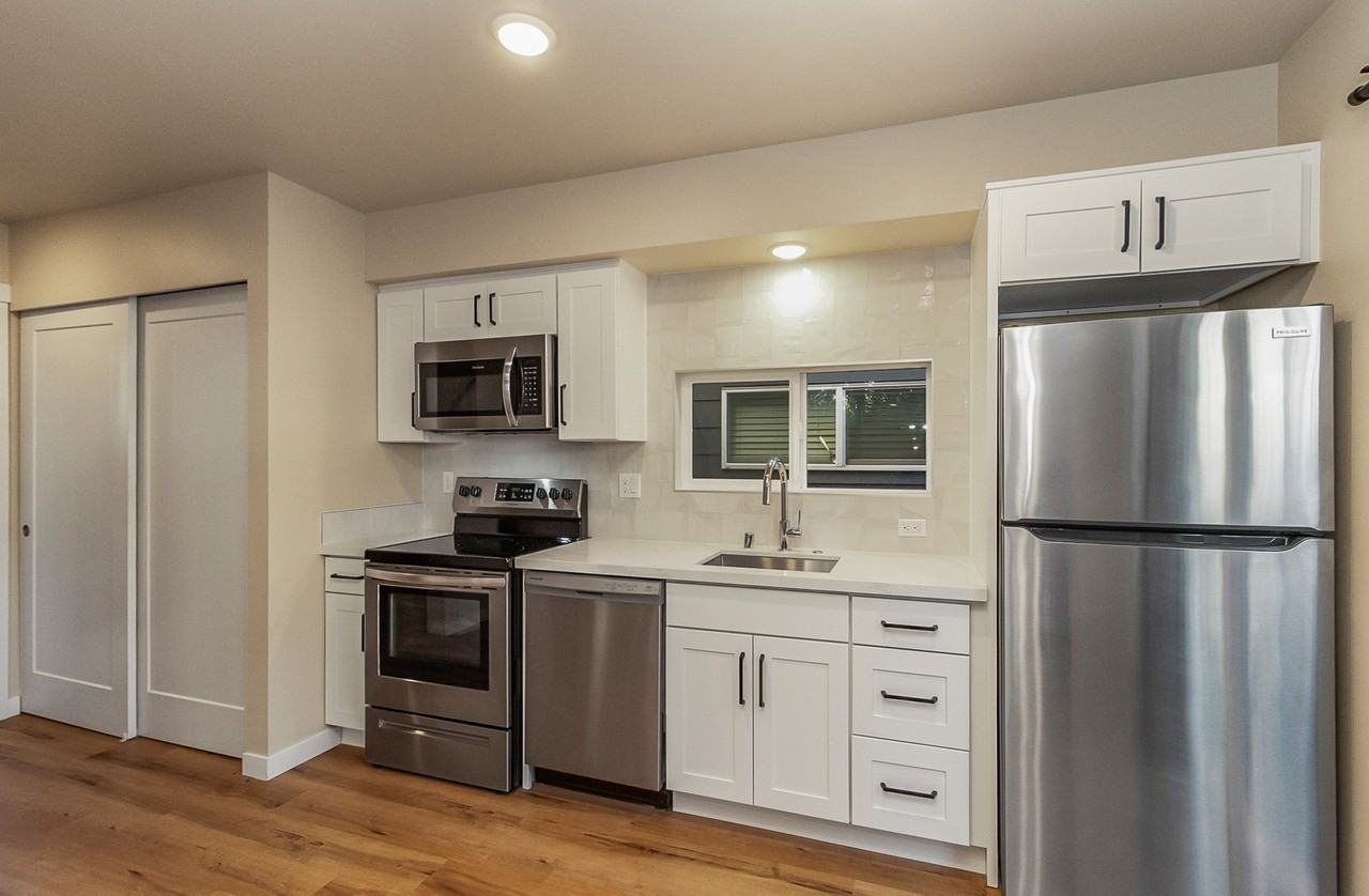 1042 S Donovan St #1 - Photo 5 of 28