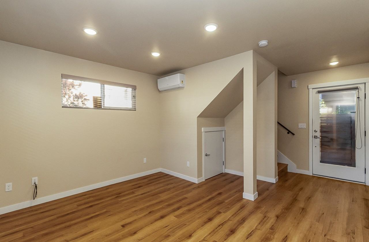 1042 S Donovan St #1 - Photo 6 of 28