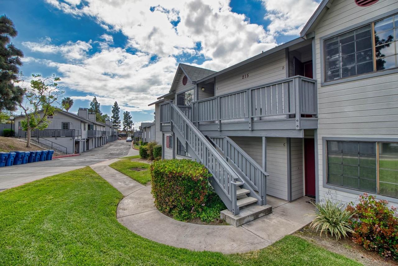 215 Camlau Dr Unit B - Photo 2 of 11
