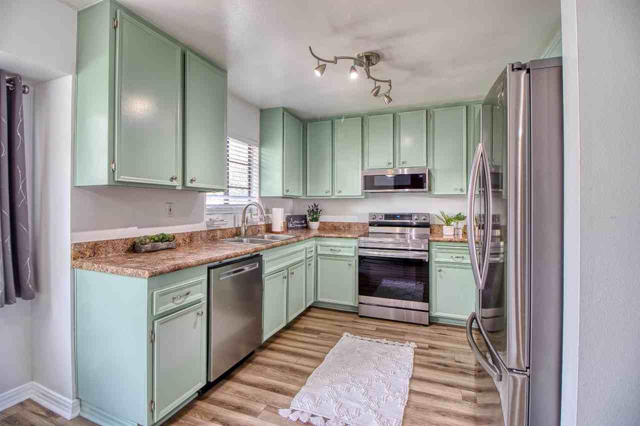 215 Camlau Dr Unit B - Photo 4 of 11