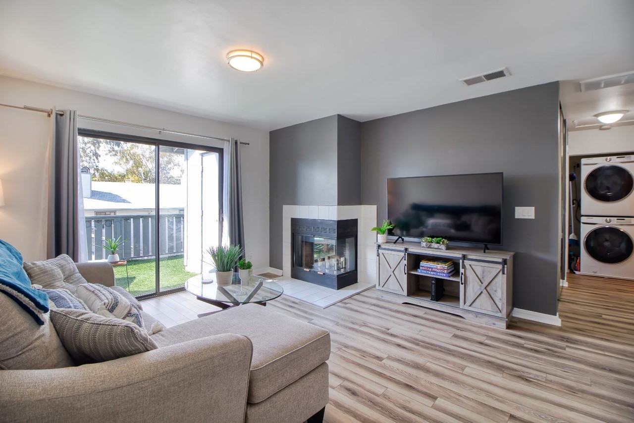 215 Camlau Dr Unit B - Photo 7 of 11