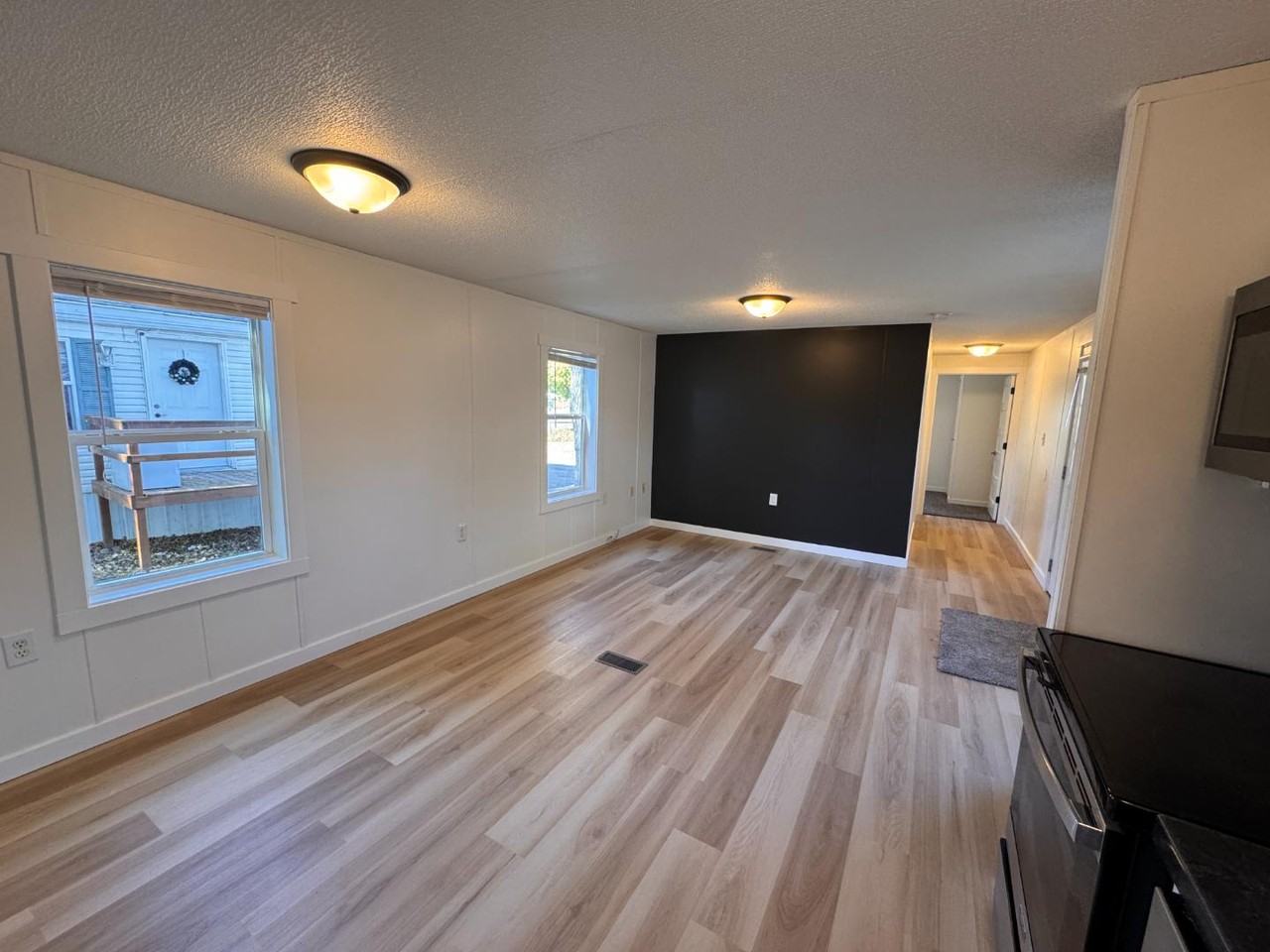 1015 27th St Se - Photo 5 of 11