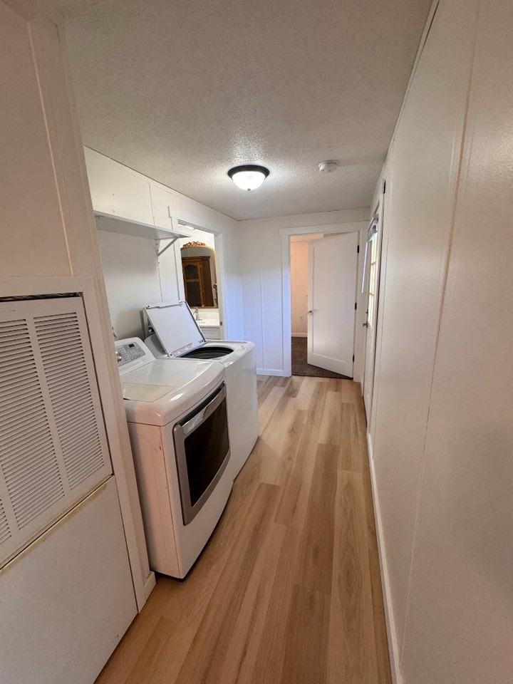 1015 27th St Se - Photo 6 of 11
