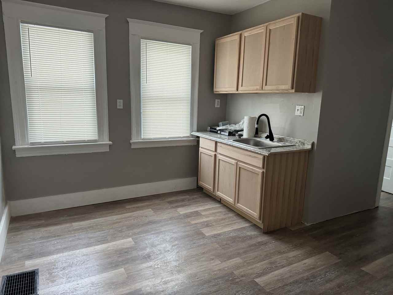 215-217 Emerson Street - 215 UP #215UP - Photo 4 of 6