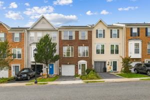 featured image of 2461 Lakeside Dr