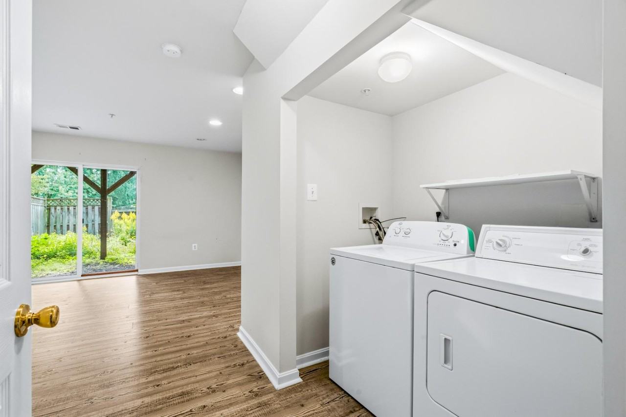 2461 Lakeside Dr - Photo 6 of 20