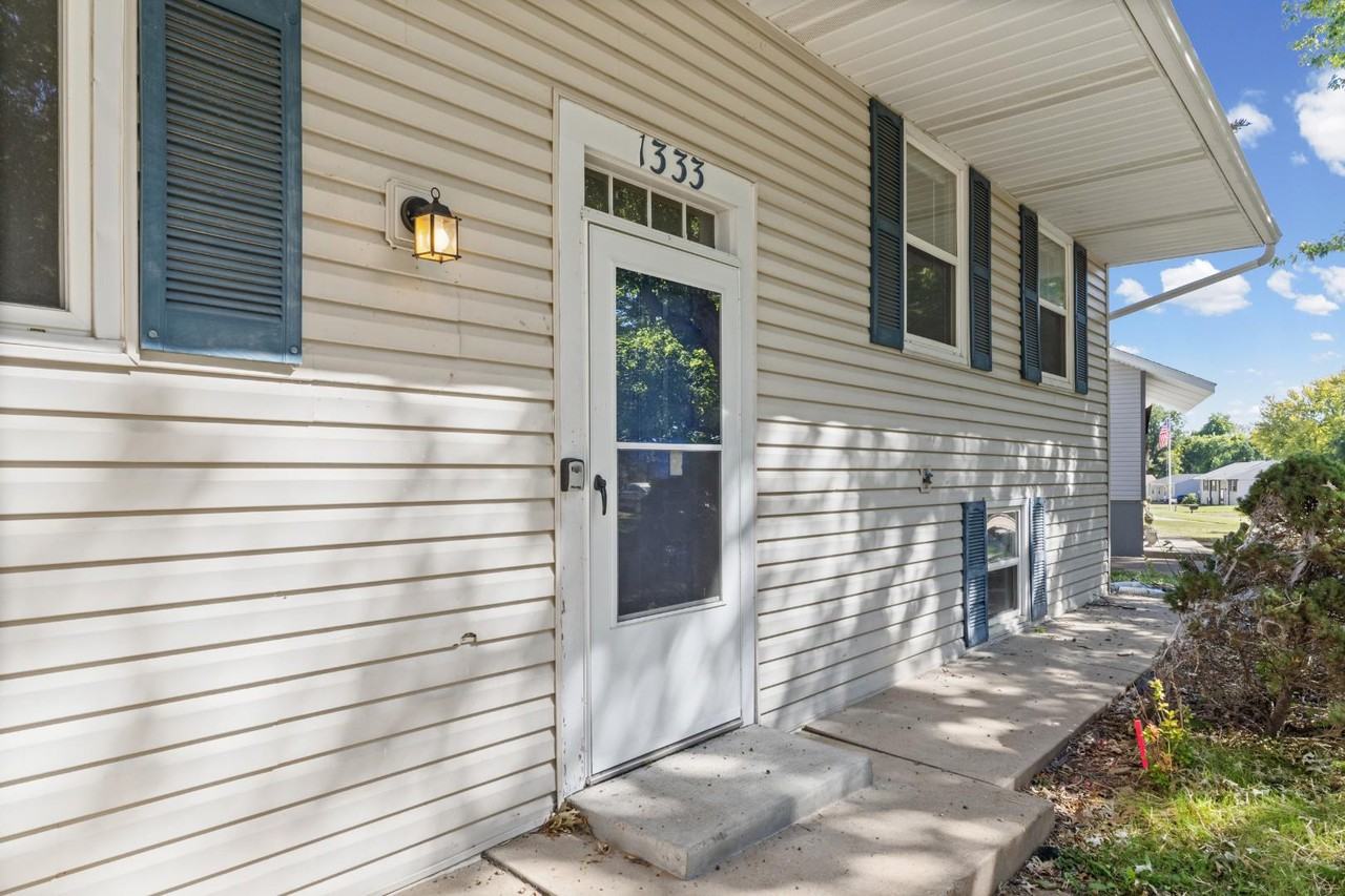 1333 Columbus Dr - Photo 3 of 20