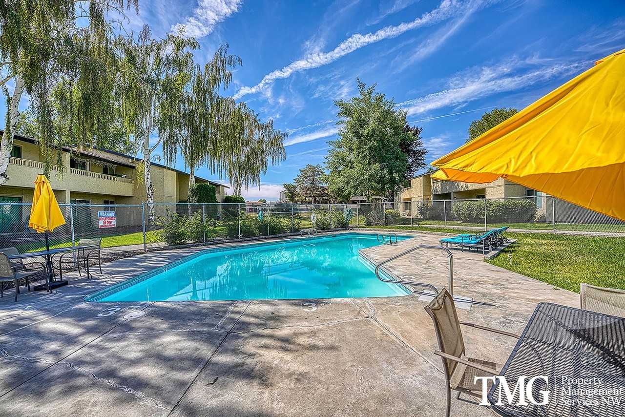 Pepper Tree Village Apartments - Photo 4 of 45