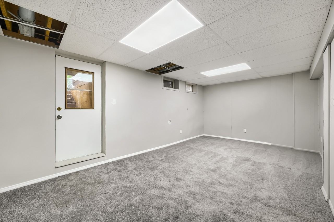 39 Bon Oak Ct #1 - Photo 2 of 12