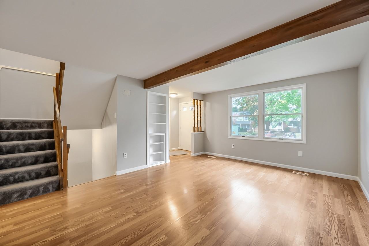 39 Bon Oak Ct #1 - Photo 5 of 12