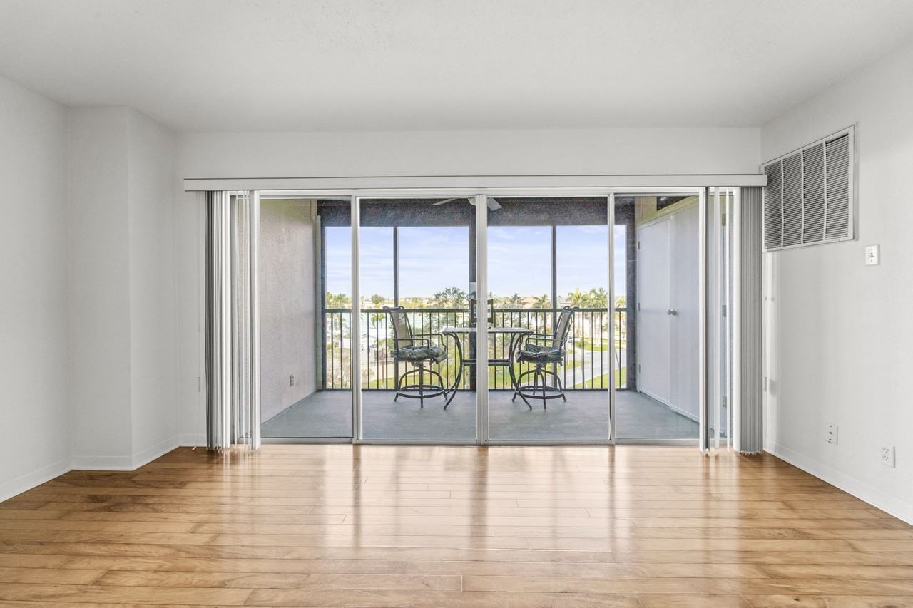 10355 Paradise Boulevard 403 - 403 #403 - Photo 2 of 9
