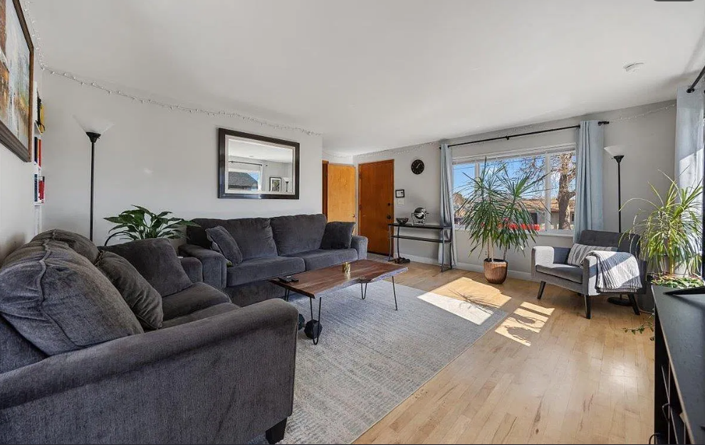 393 S 41st Ave #1 - Photo 3 of 24