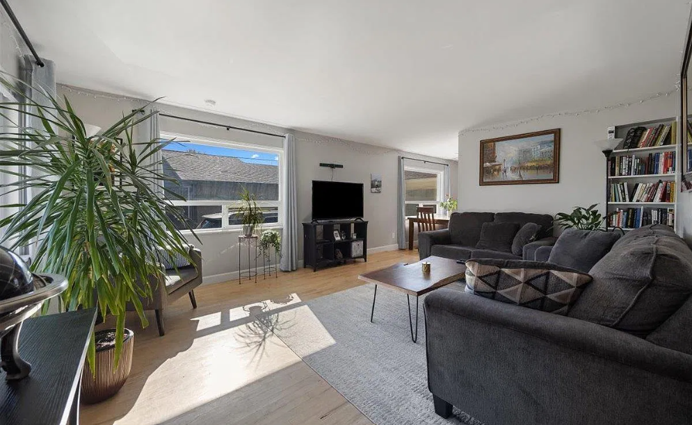 393 S 41st Ave #1 - Photo 4 of 24