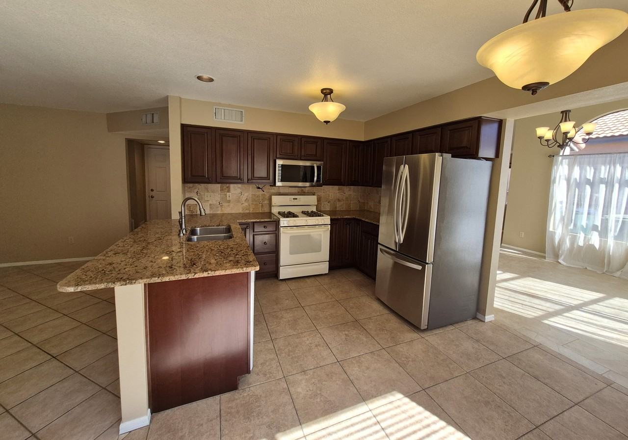 8863 N Willeta Dr #1 - Photo 3 of 43