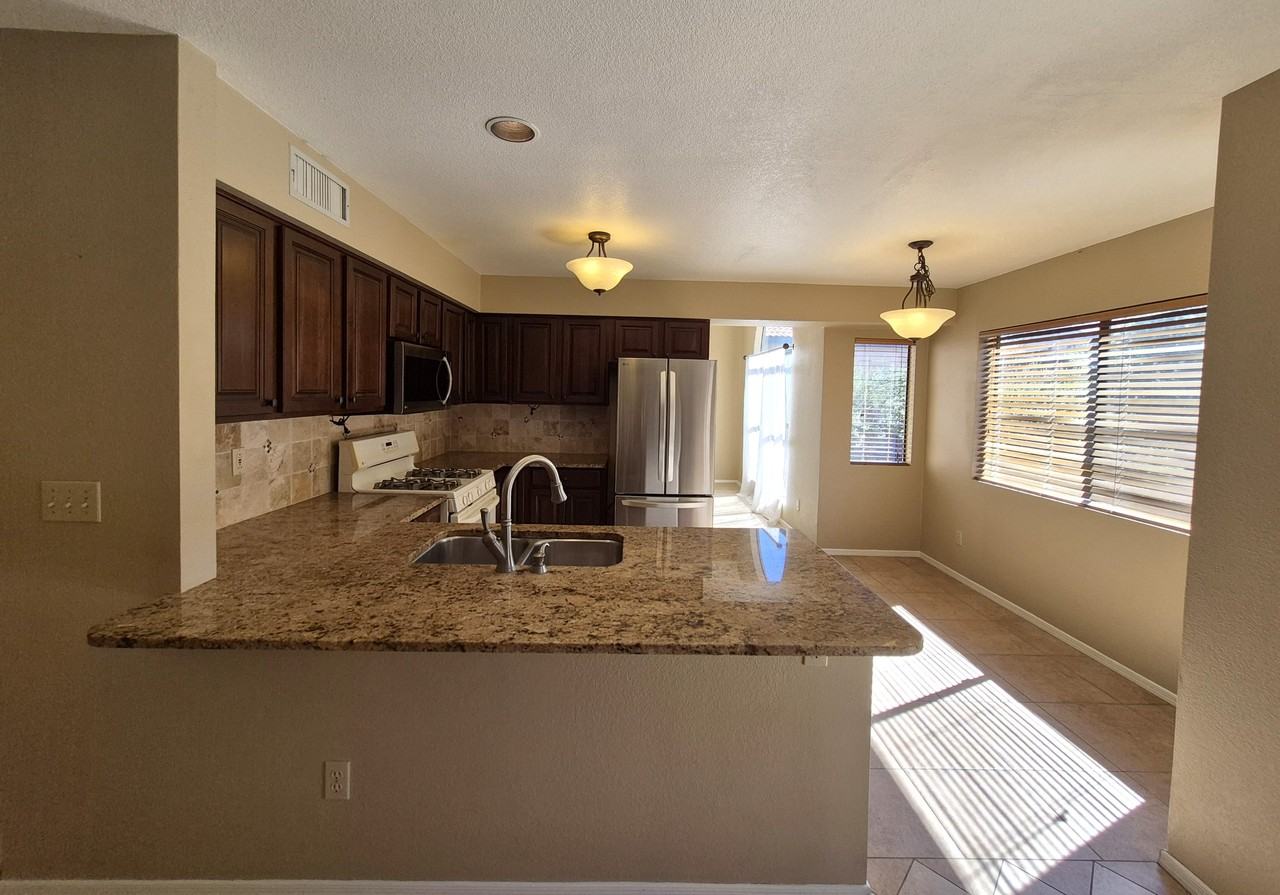 8863 N Willeta Dr #1 - Photo 4 of 43
