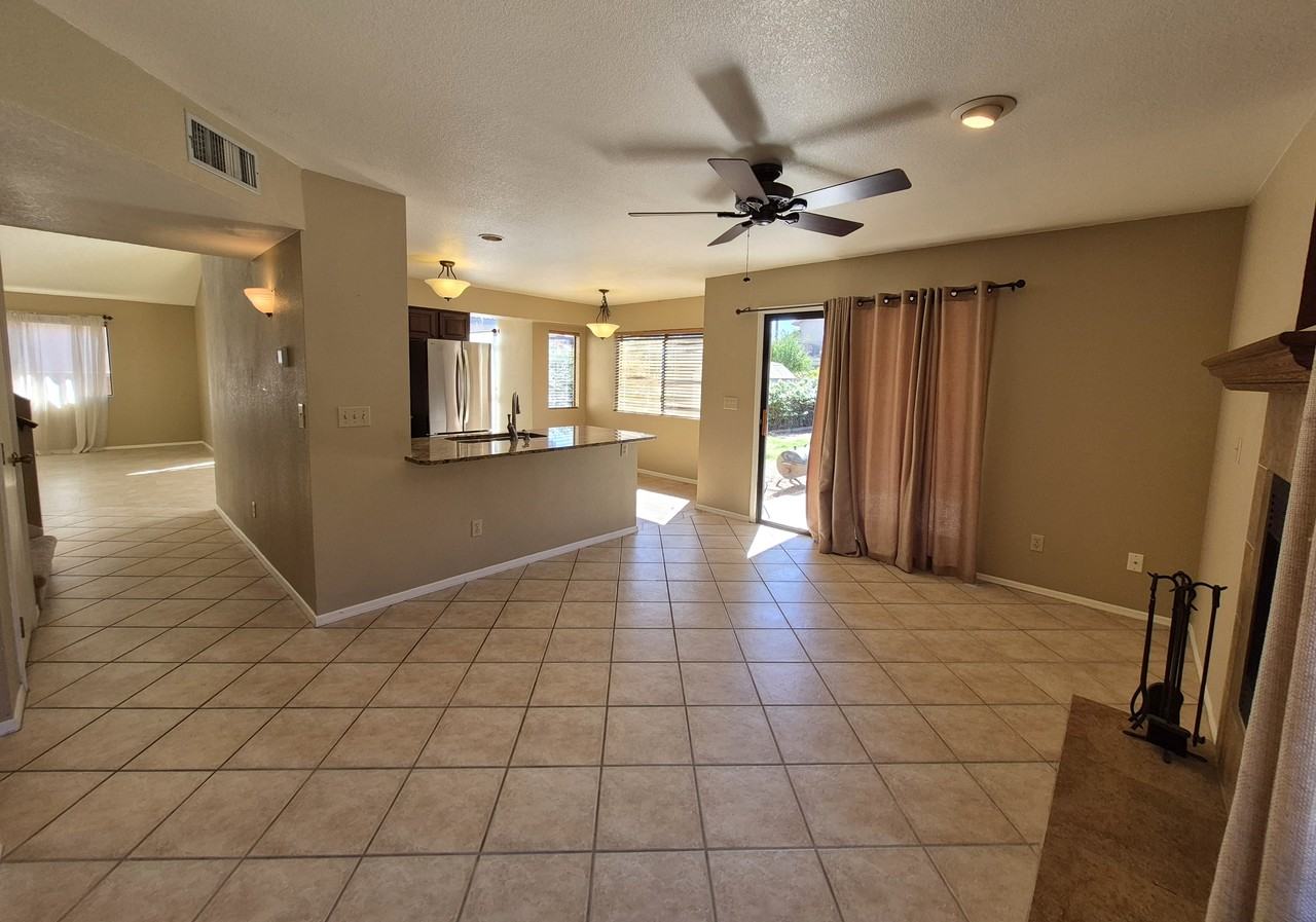 8863 N Willeta Dr #1 - Photo 5 of 43