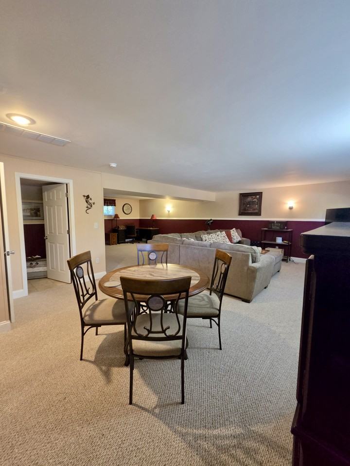 1475 Ambridge Rd #1 - Photo 4 of 23