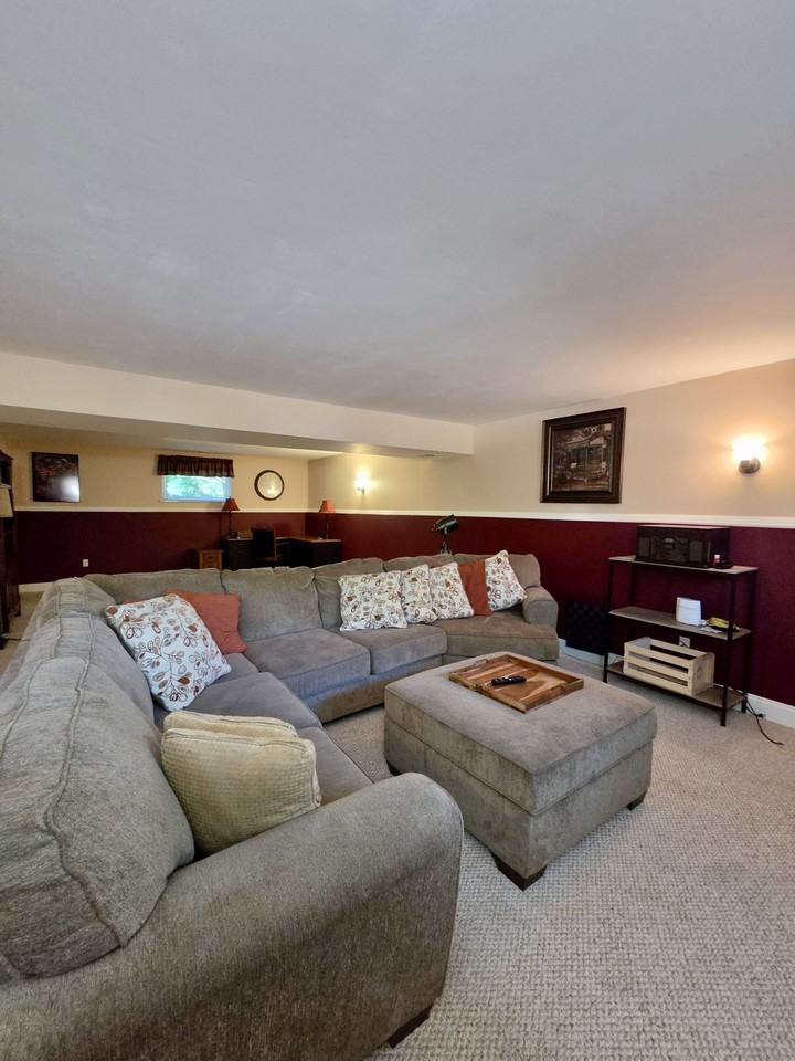 1475 Ambridge Rd #1 - Photo 5 of 23