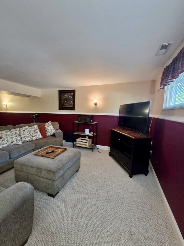 1475 Ambridge Rd #1 - Photo 6 of 23