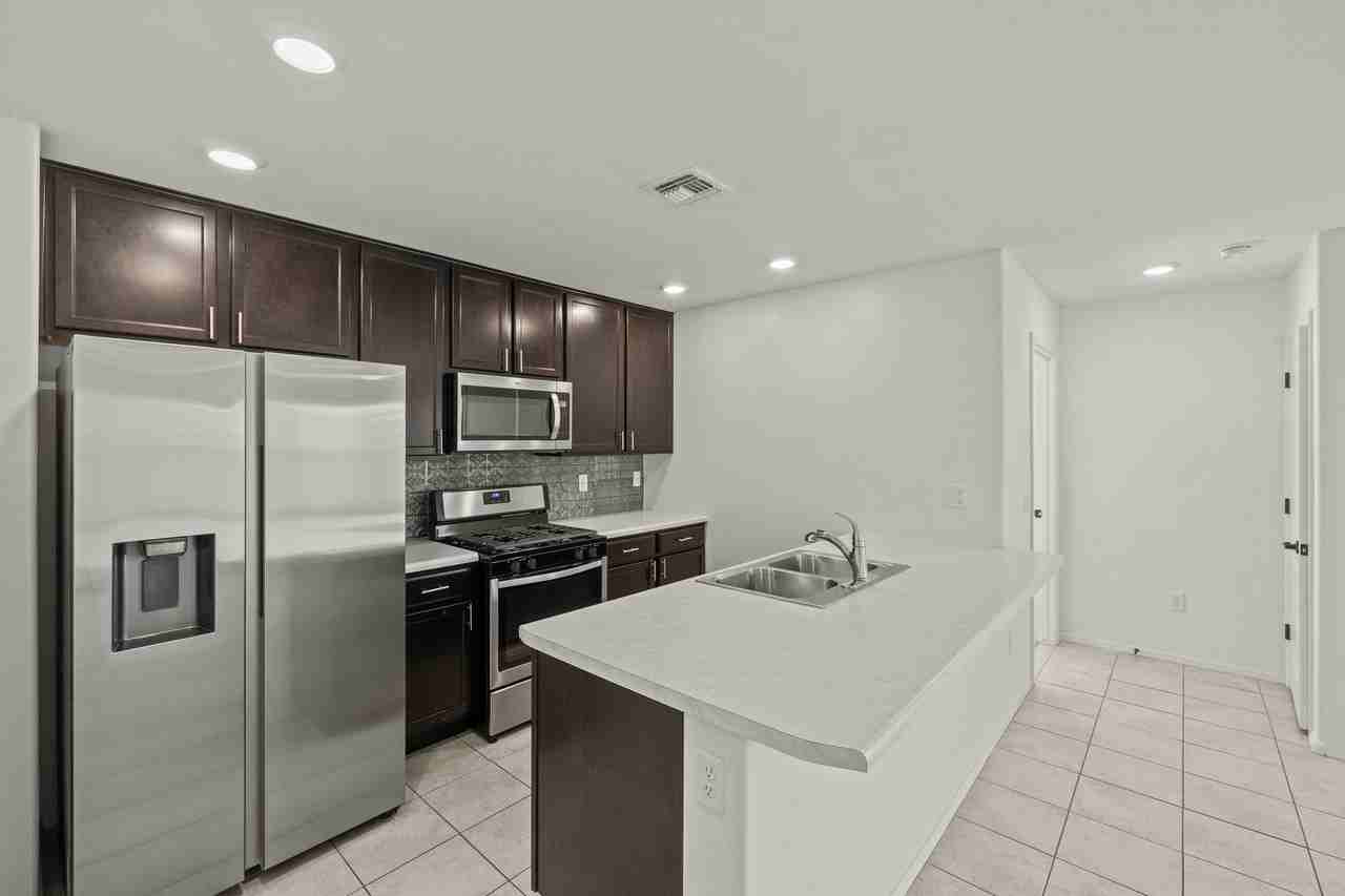 1011 W Calle Calca #1 - Photo 7 of 50