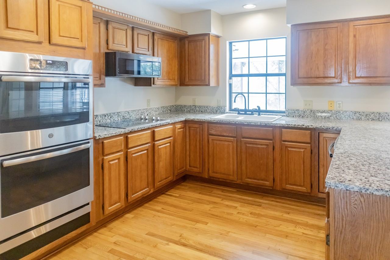 2050 Grove Bluff Rd #1 - Photo 2 of 30
