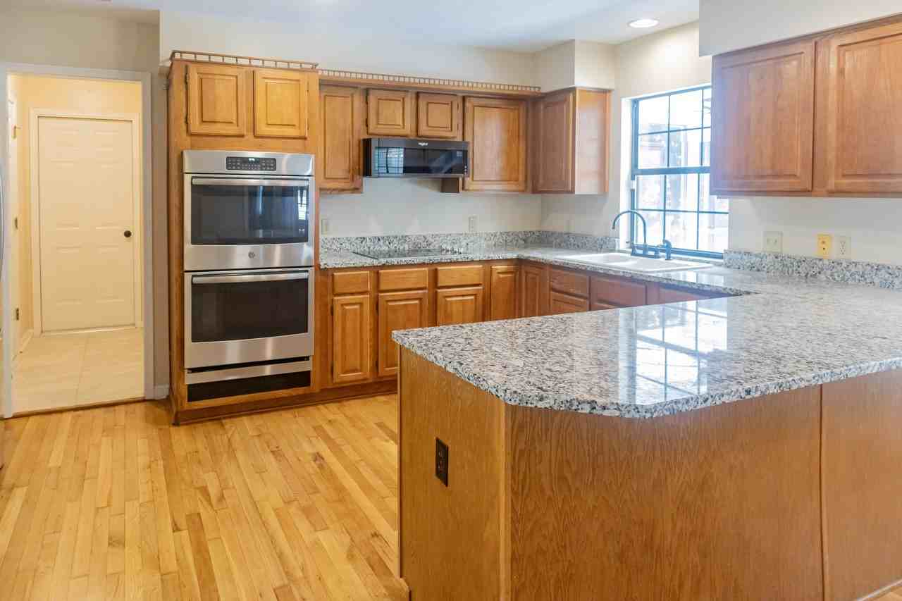 2050 Grove Bluff Rd #1 - Photo 4 of 30