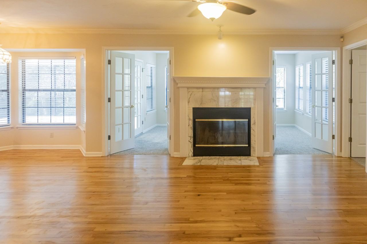 2050 Grove Bluff Rd #1 - Photo 5 of 30