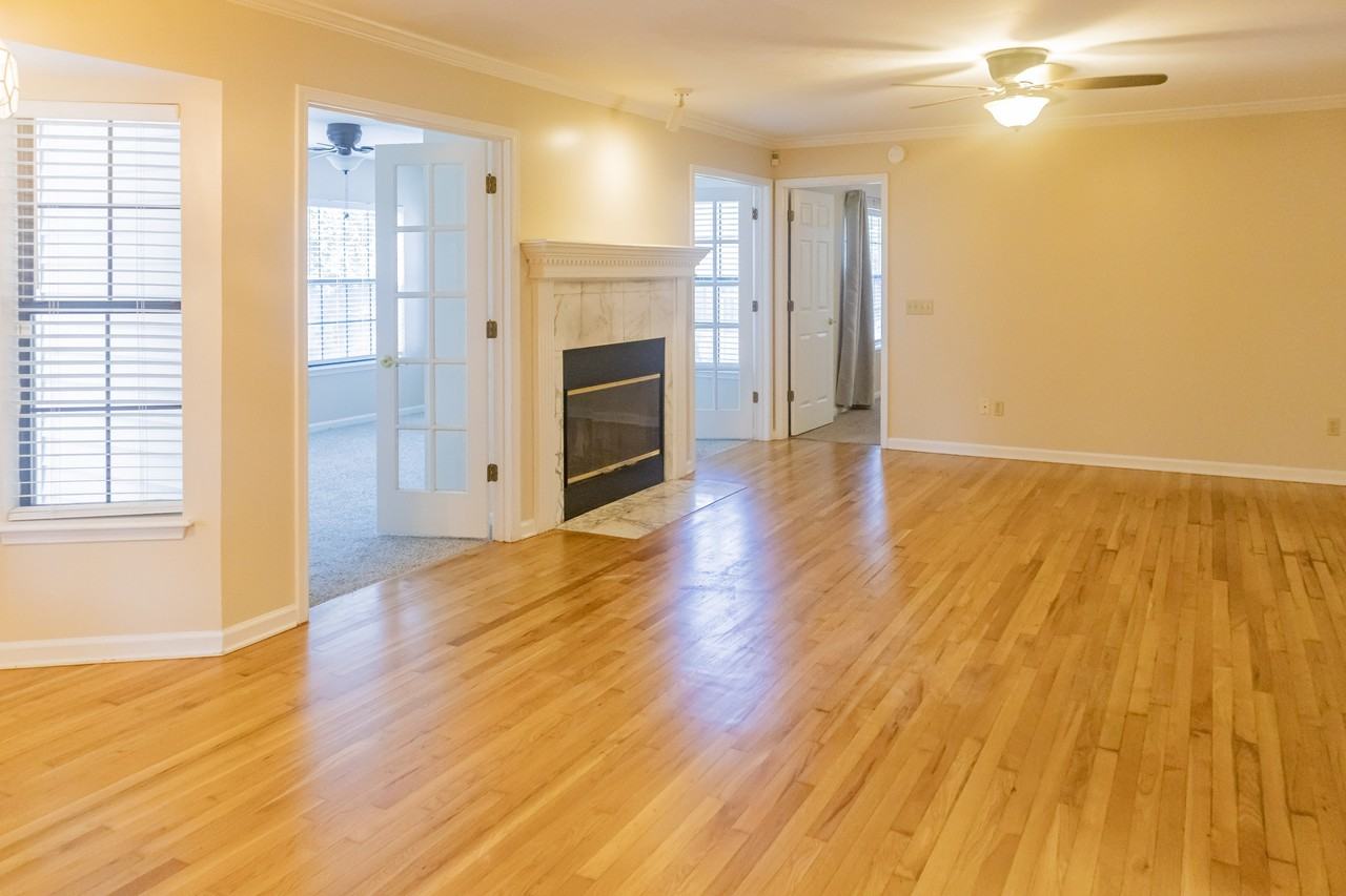 2050 Grove Bluff Rd #1 - Photo 6 of 30