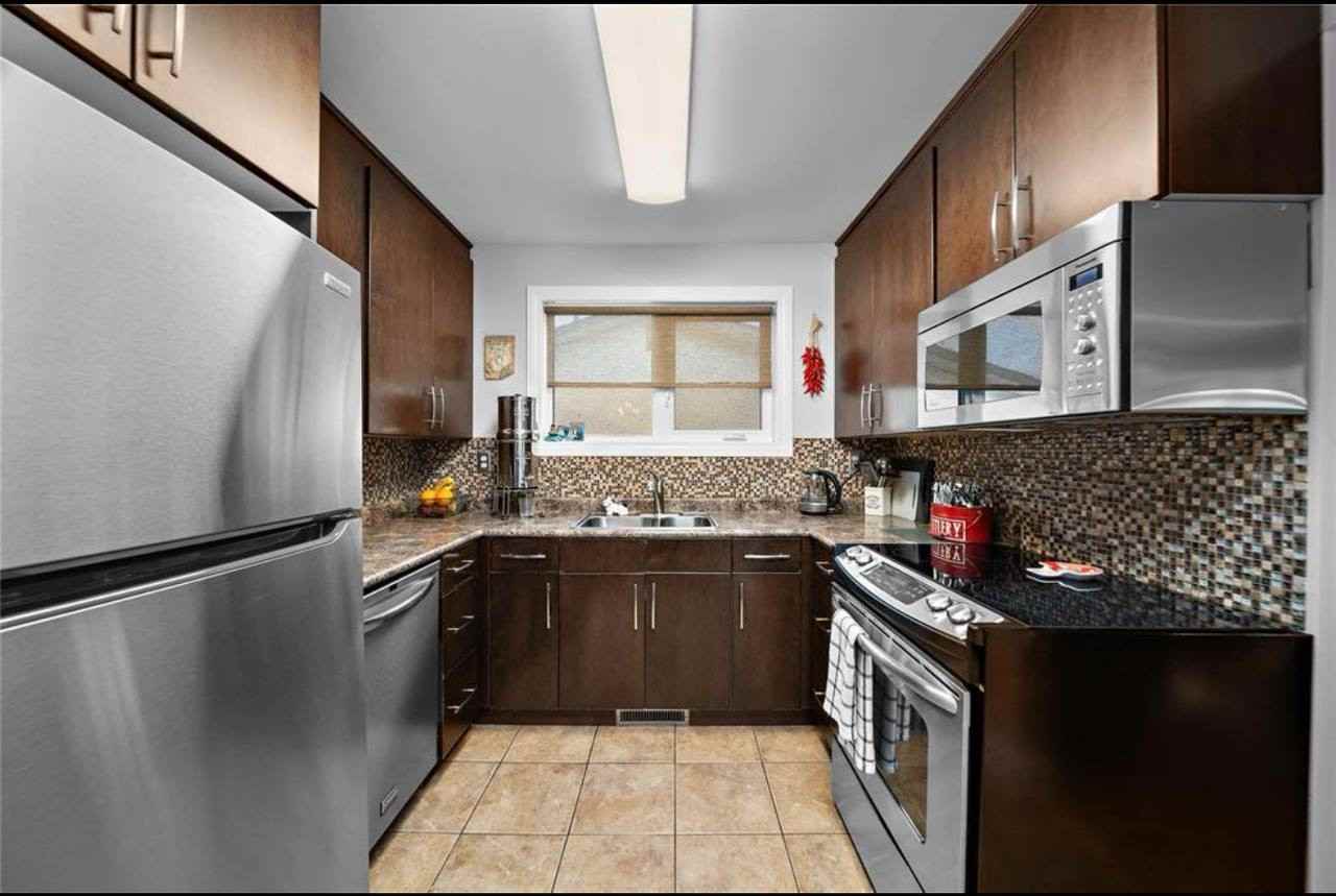 138 Sanford Fleming Rd - Photo 5 of 14