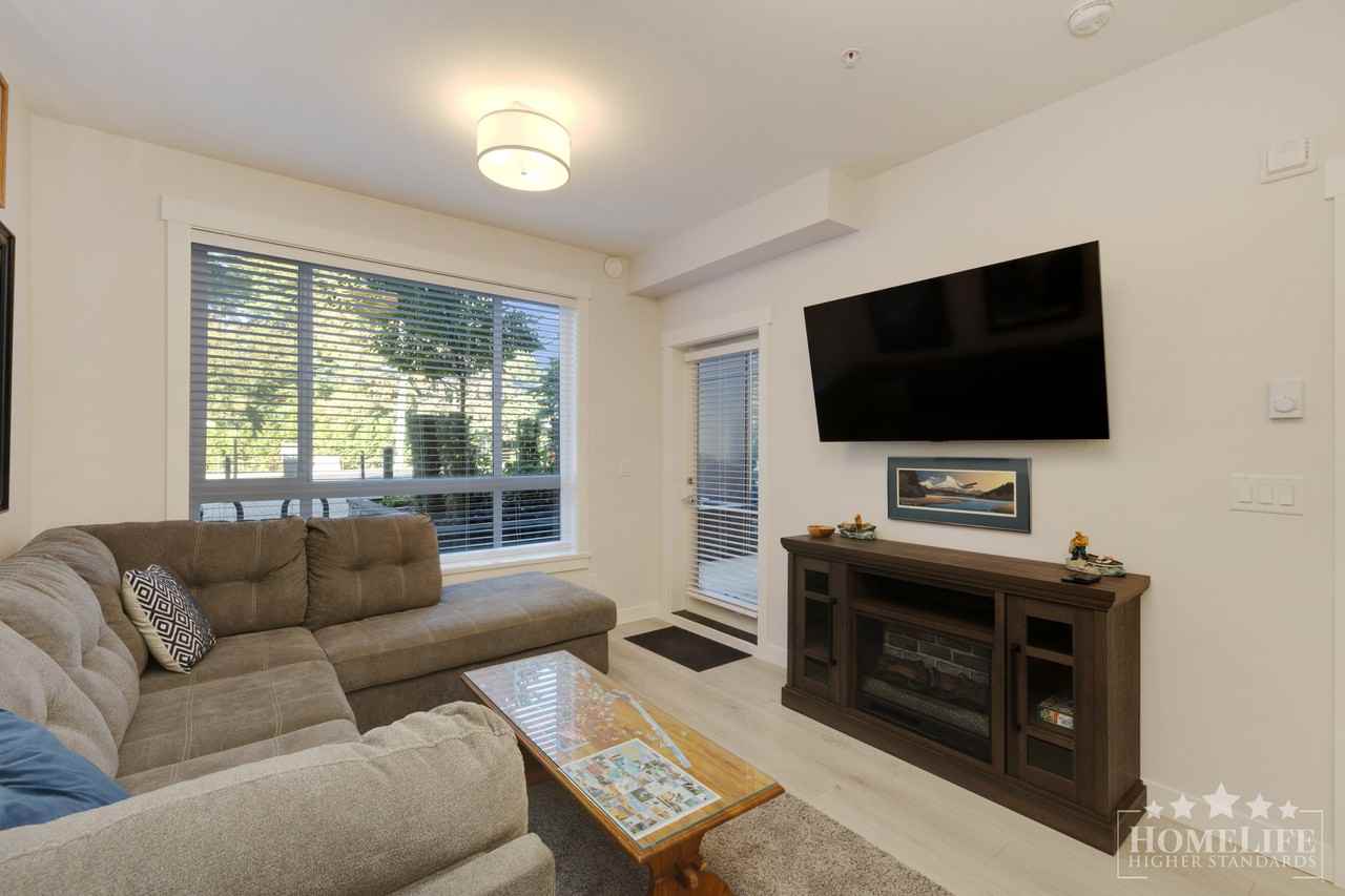 32690 14th Ave - Photo 2 of 15