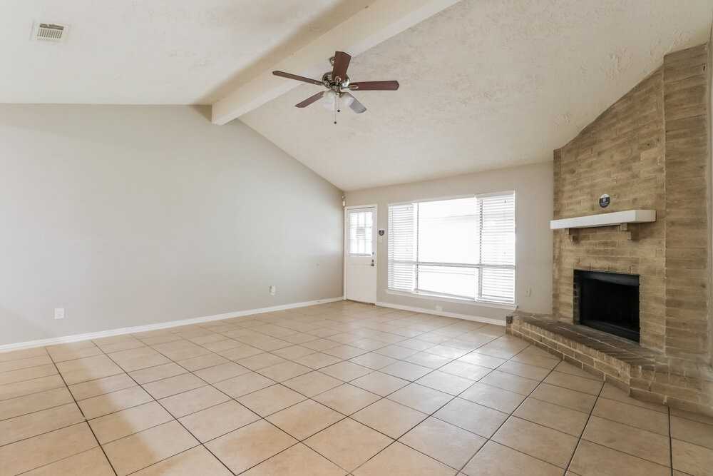 4419 Burkegate Dr - Photo 5 of 16