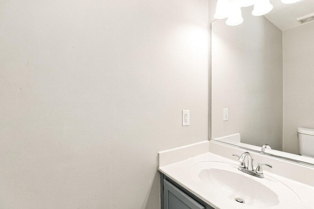 5727 Hedgecrest Pl - Photo 4 of 16