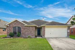 410 Cedar Lake Dr - Photo 1 of 1
