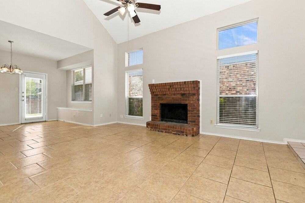 2326 Weatherby Dr - Photo 6 of 17
