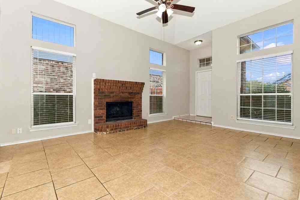 2326 Weatherby Dr - Photo 7 of 17
