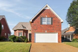 727 Middleton Ln - Photo 1 of 1