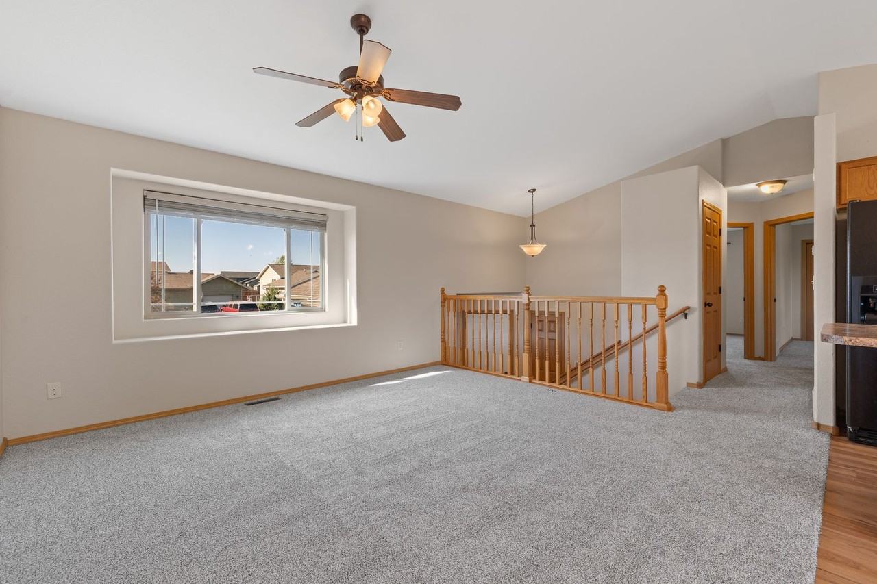 3492 Knuckleduster Rd - Photo 4 of 30