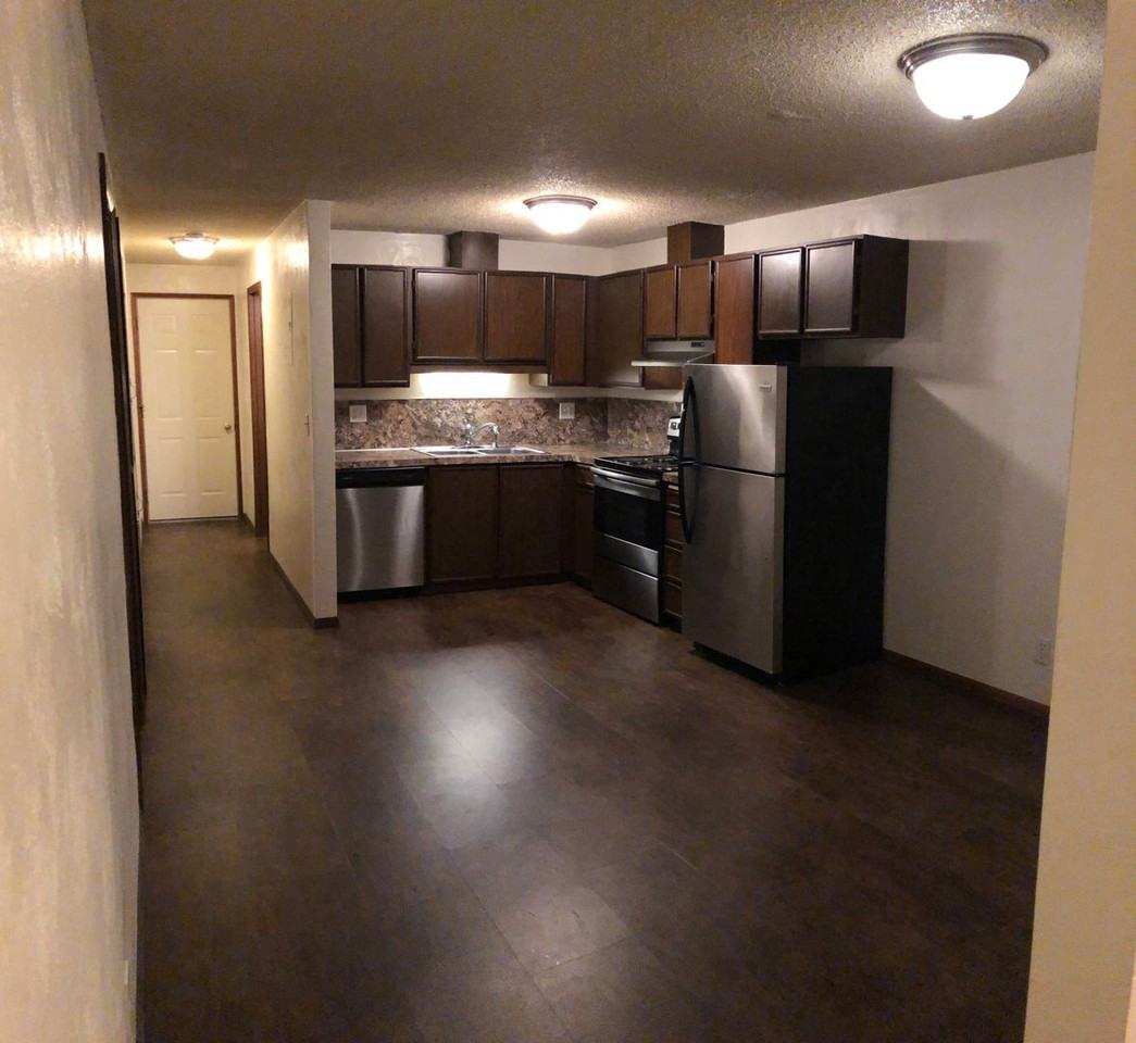 South Crest Apartments - Photo 4 of 10