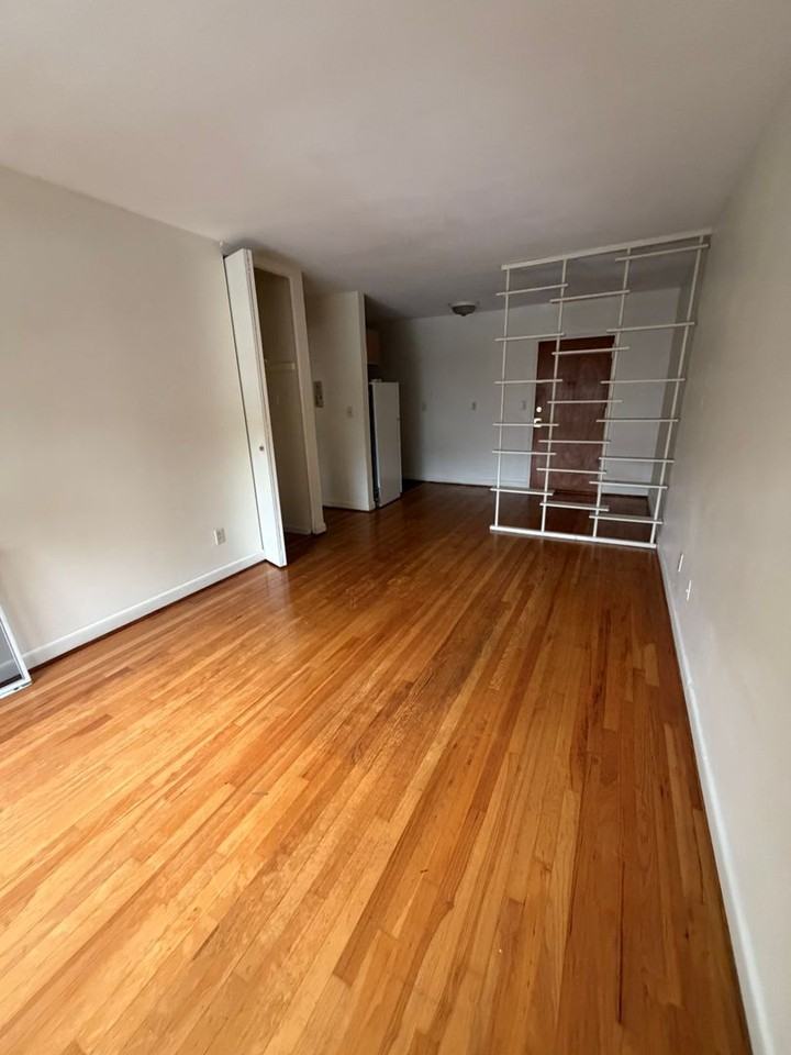 410 Prospect Ave - Photo 4 of 16