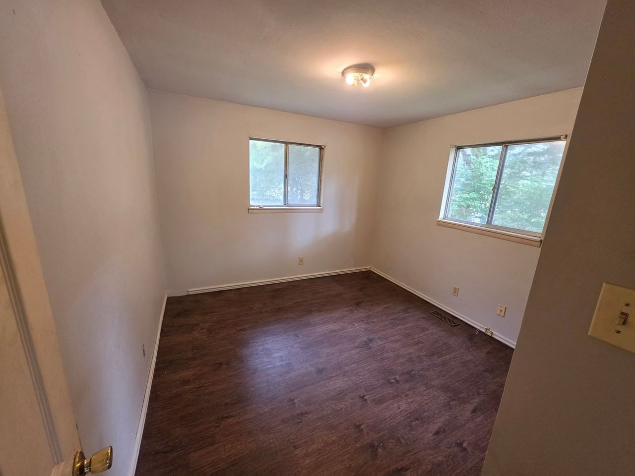 8717 Parkdale Dr - Photo 3 of 9