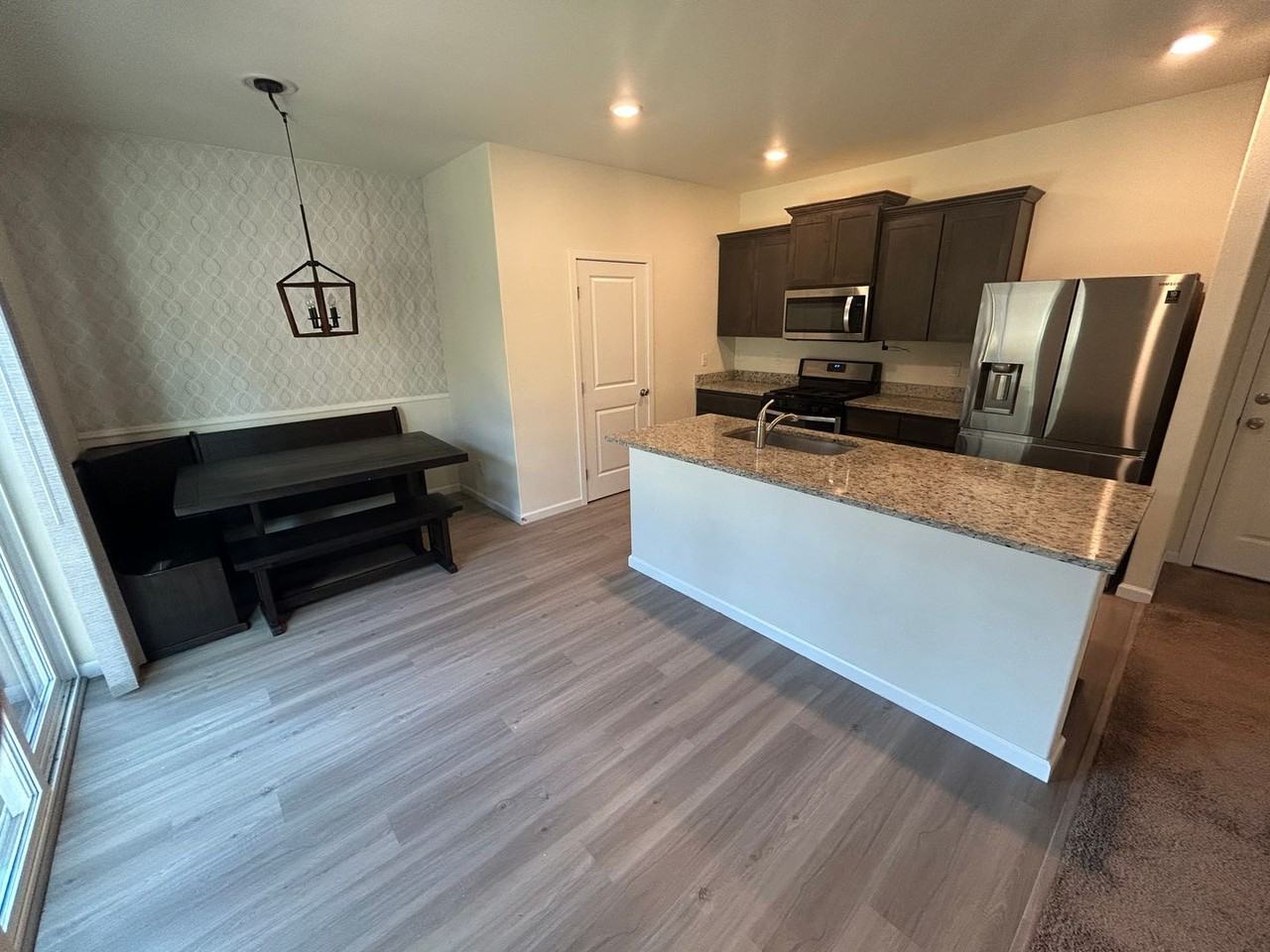 2338 Nw Yohn Ranch Dr - Photo 3 of 19