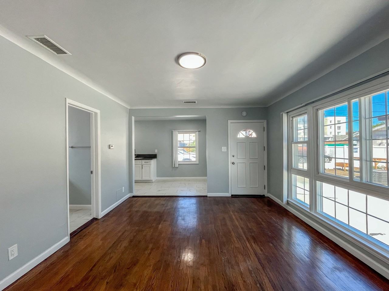 5527 W 118th - Photo 3 of 11