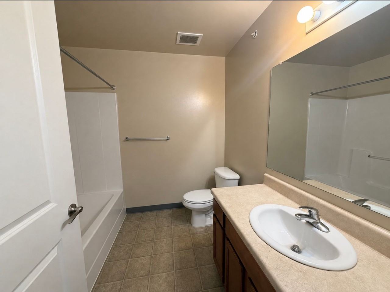 Eaglebrook Apartments - Photo 6 of 20