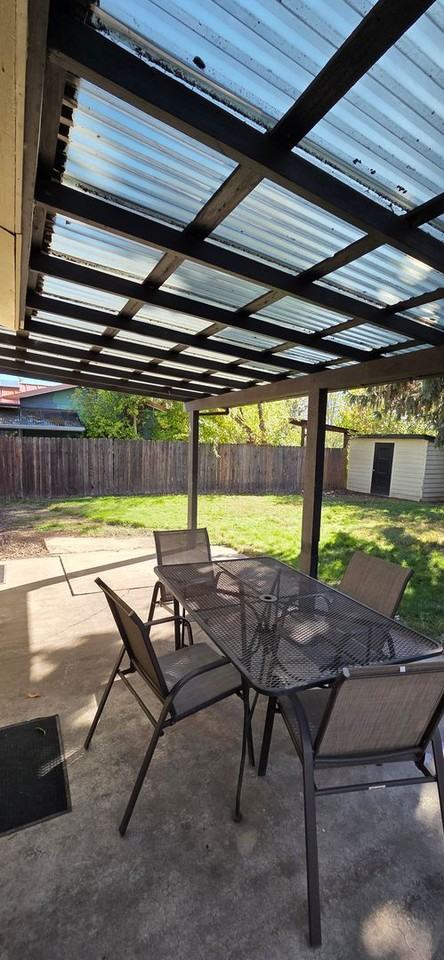 978 Nw Sequoia Ave - Photo 5 of 38