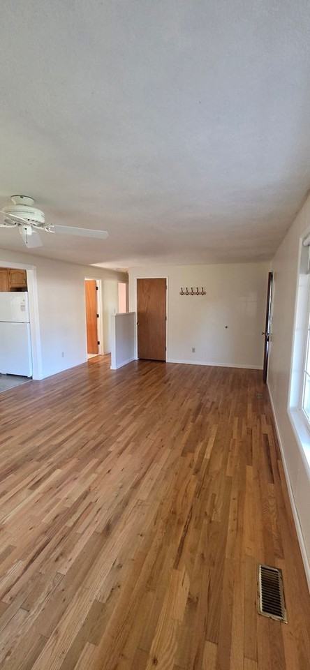 978 Nw Sequoia Ave - Photo 7 of 38