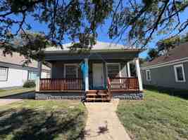 featured image of 210 N Ash St
