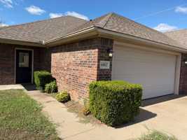 featured image of 6000 White Oak Cir