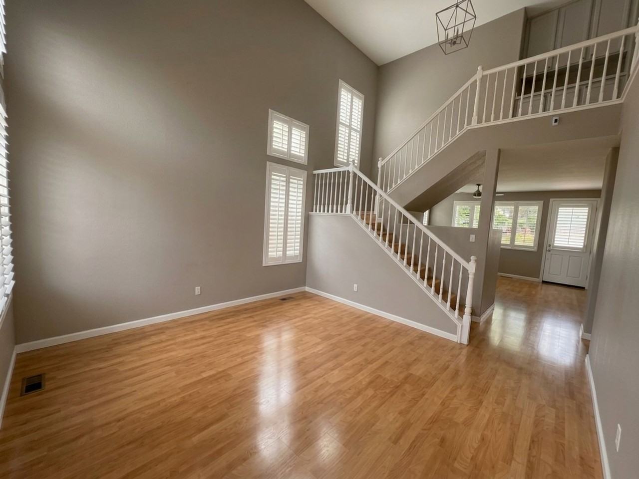9572 Windrose Ln - Photo 2 of 15